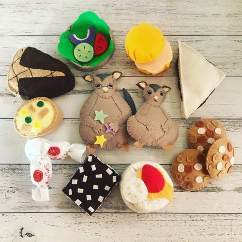 Storytime visual aid, Australian picture book toys, Felt soft toys, Aussie Animals, Felt foods, possum character, story book gift