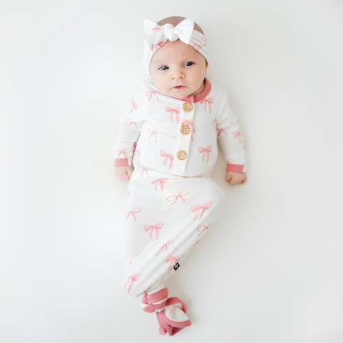 Knotted Gown Bow Set in Bow | Coming Home Outfit | Kyte Baby
