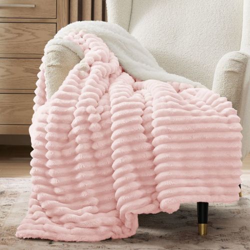 Bedsure Plush Fleece Twin Blanket - Soft Lightweight Bed Blanket for Dorm, Pink, 60x80 In