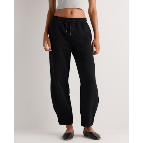 Everyday Fleece Barrel Sweatpants in Black | Quince Canada