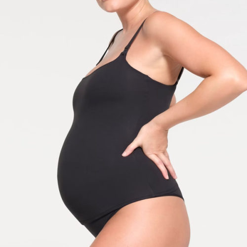 FITS EVERYBODY MATERNITY NURSING TANK | ONYX | SKIMS