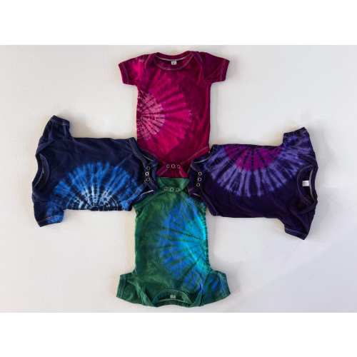 Hand dyed baby one piece outfit / Tie dye short sleeve romper / Tye dye baby babysit / Tie dyed baby clothing