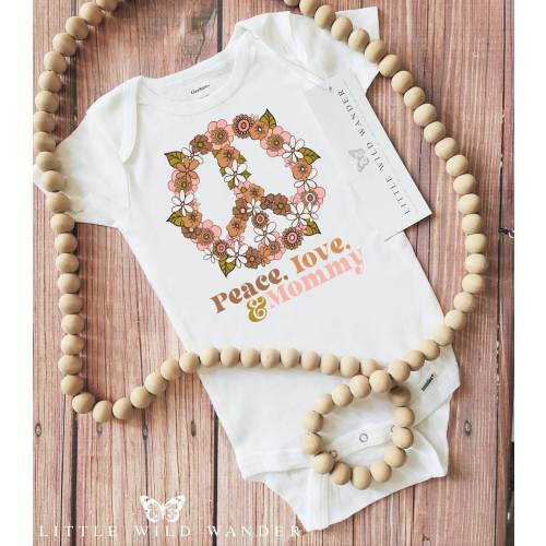 Peace Love & Mommy Onesie ® or Shirt, Hippie New Baby Gift, Retro Birthday Outift
