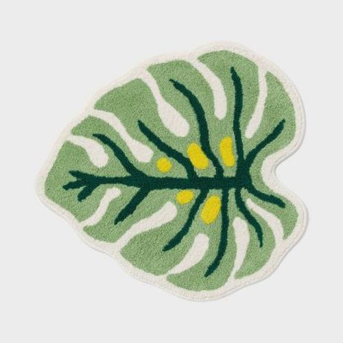 Leaf Shaped Machine Washable Non-Slip Bath Rug Green - Room Essentials™