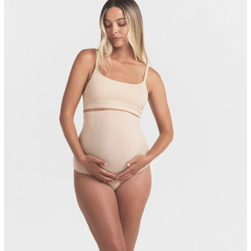 FITS EVERYBODY MATERNITY NURSING SCOOP BRALETTE | SAND | SKIMS