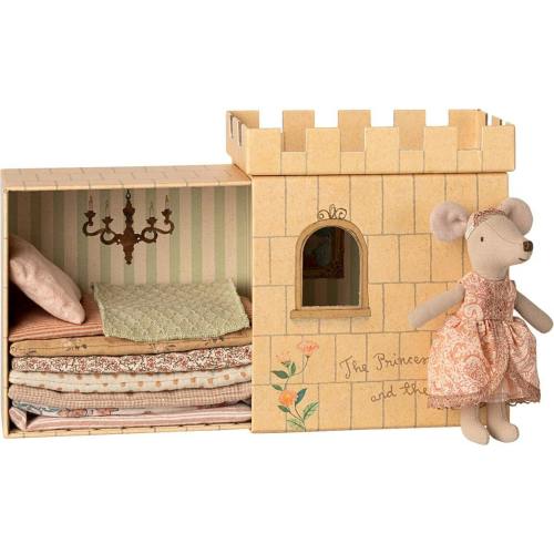 Princess and the pea, Big sister mouse