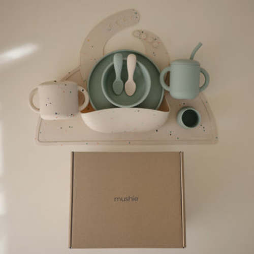 Deluxe Vanilla Confetti/Cambridge Blue Feeding Kit – Mushie