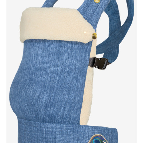 Zeitgeist Denim Classic + Shearling Insert Ecru | ARTIPOPPE | Elevate your desired Zeitgeist Baby Carrier with an attachable insert for an additional layer of warmth and comfort.