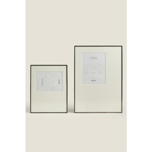 PICTURE FRAME WITH PASSE-PARTOUT - Black | ZARA United States