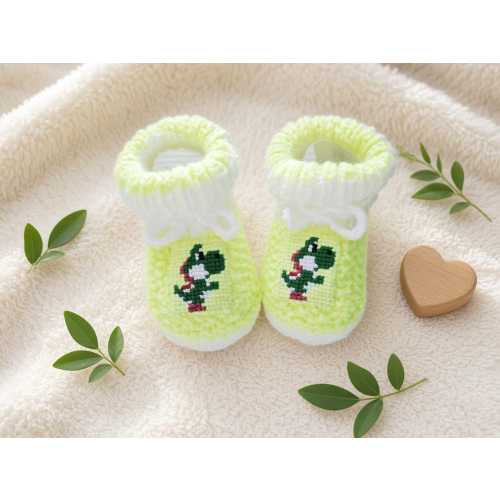 Yoshi inspired Baby Booties * Knitted Nintendo Newborn Crib Shoes * Handmade Baby Slippers * Stay-On Crib Shoes * Cute Baby Shower Gift
