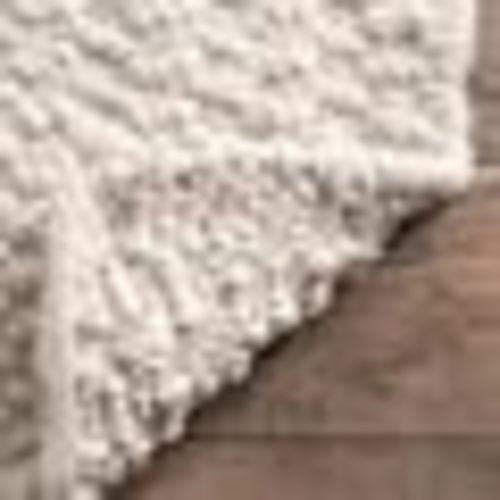 Sutton Solid Chevron Rug
