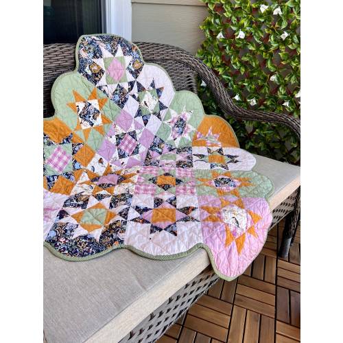 Scalloped Star baby quilt- Handmade 100% cotton baby quilt- 37”x37”