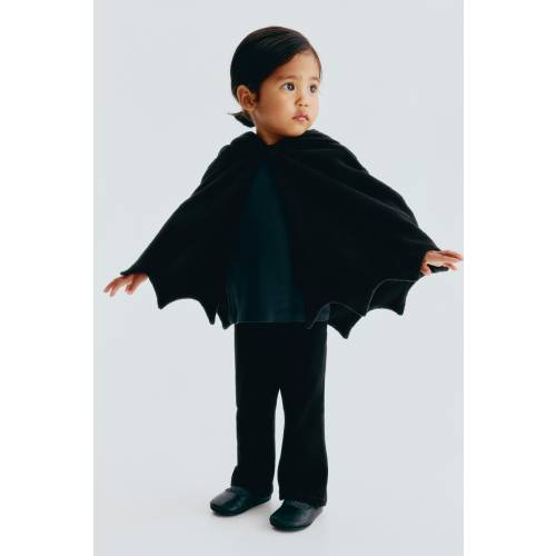 BAT CAPE