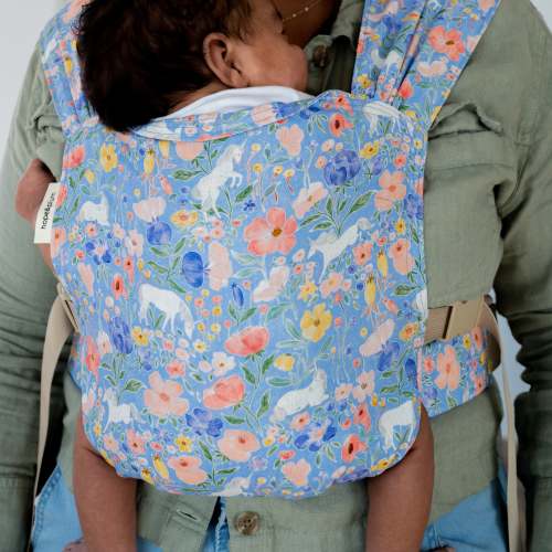 Charm Sprout Newborn Carrier (7-24 lbs) | hope&plum