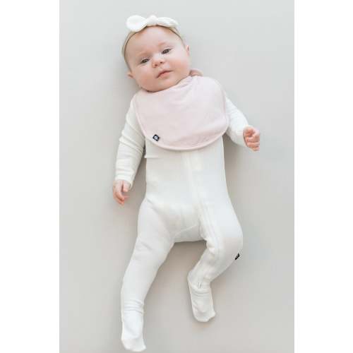 Cushy Bib in Blush | Bamboo Baby Bib | Kyte Baby