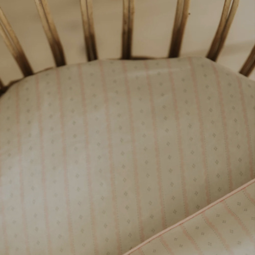 Petal Scallops Crib Sheet - Pink