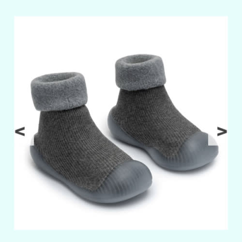 2 Tiny Feet