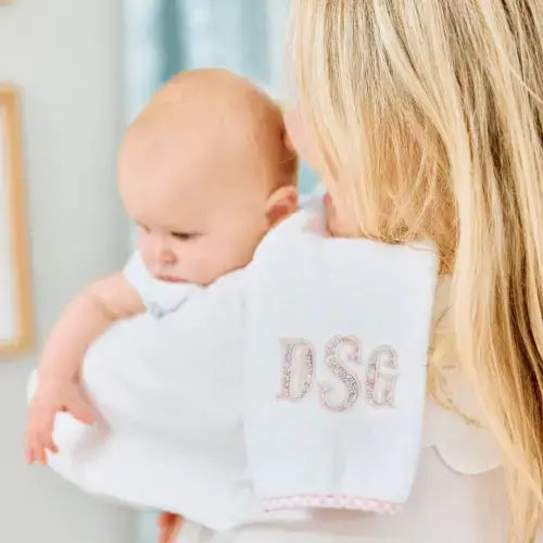 Feeding Time Bundle (4 pieces - 2 bibs 2 burp cloths)