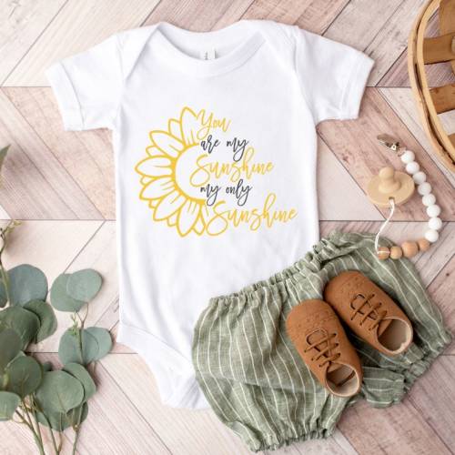 You Are My Sunshine Baby Bodysuit, Cute Baby Outfit, Spring Baby Outfit, Baby Announcement, Baby Shower Gift, Pregnancy Announcement