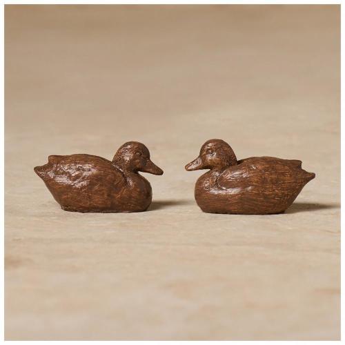 Kinkeeping Brown Carved Duck Cabinet Knob Set
