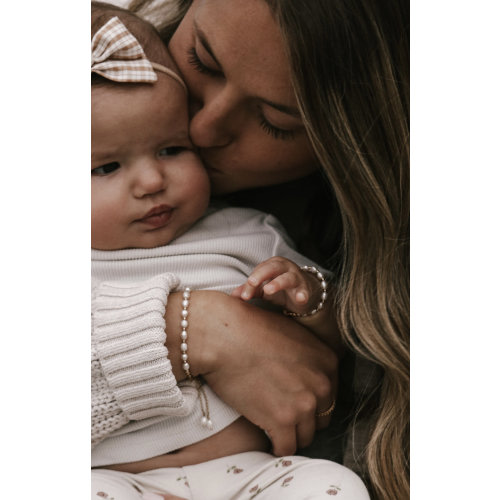 Bracelet pearl charm baby bracelets dainty 14k gold filled beaded bracelet with pearl charms friendship jewelry baby shower and birthday