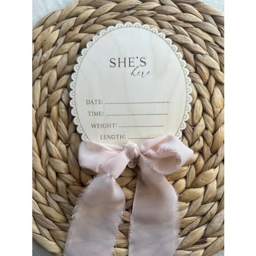 She's here hello world sign, Girly Birth Announcement Sign, Newborn Session Prop, Baby girl sign for hospital with bow, Engraved Wood Disc