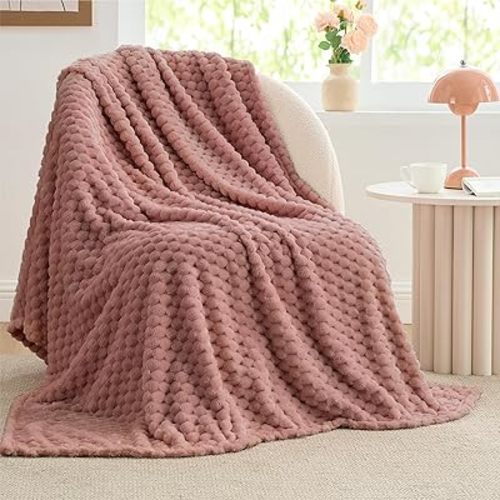 BEDELITE Fleece Blanket - 3D Jacquard Decorative Dusty Pink Throw Blankets for Couch & Bed, Soft and Cozy Warm Plush Fluffy Blanket All Seasons Suitable, 50x60Inches