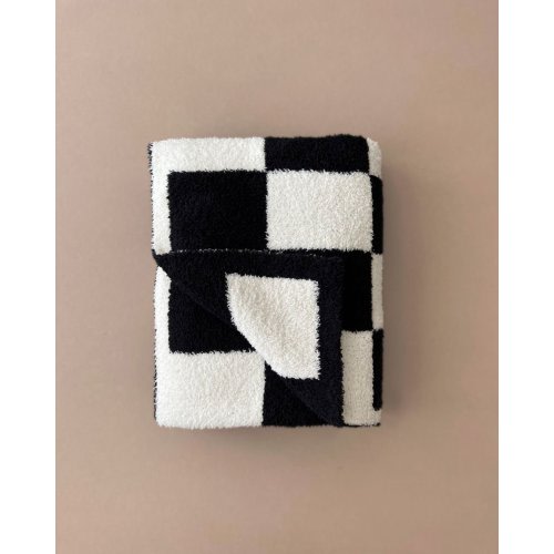 Checkered Plush Blanket | Black