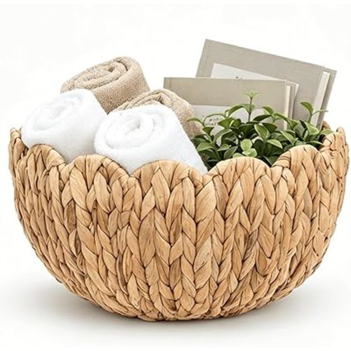 YOUEON Large Scalloped Wall Basket 16" x 7" x 10", Handwoven Natural Water Hyacinth Hanging Basket with Hook & Screws, Boho Decor for Front Door, Living Room, Bathroom