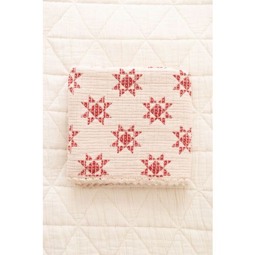 star quilt blanket - ruby