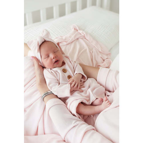 Pearl Pink Bamboo Waffle Newborn Baby Knot Gown & Hat Set