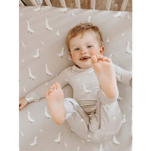 Goose Bamboo Viscose Crib Sheet | günamüna