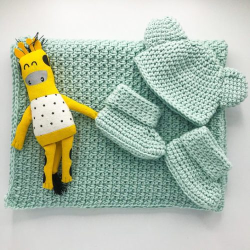 SunStitchedCrafts Baby Shower Gift Set - 0, Unisex Baby Gift - Cotton, Bear Beanie and Booties fit a Newborn