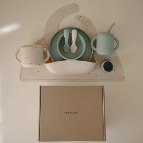 Deluxe Vanilla Confetti/Cambridge Blue Feeding Kit – Mushie