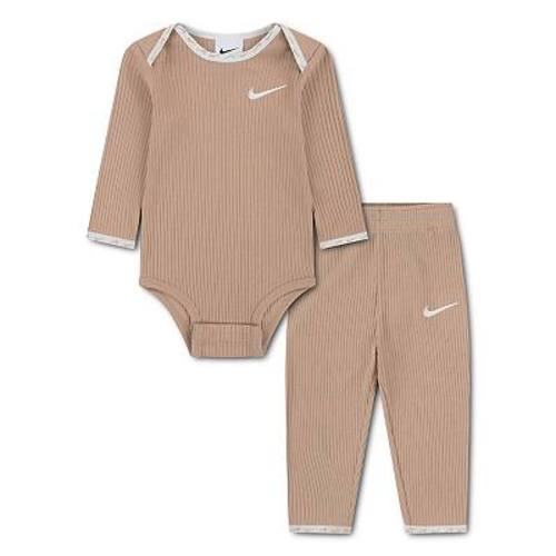 Baby Nike Essentials Long Sleeve Bodysuit & Pants 2-Piece Set