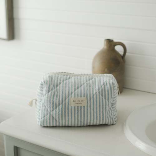 Large quilted pouch