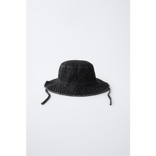 DENIM ANIMAL PRINT BUCKET HAT - Black | ZARA United States