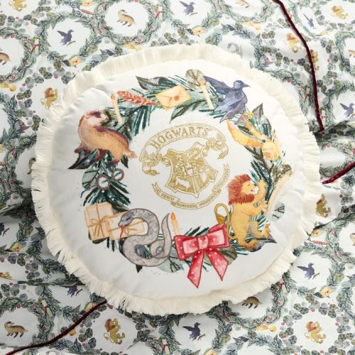 Harry Potter™ Wreath Round Pillow