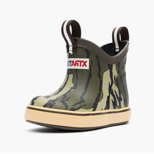 Kids' XTRATUF Mossy Oak® Bottomland Ankle Deck Boot XKABMOB – Crazy House Western Wear