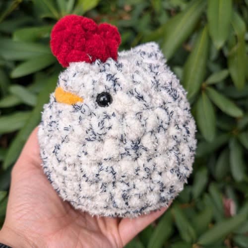 Chicken Crochet Plush Toy - Soft Yarn - Amigurumi Plushy Plushie