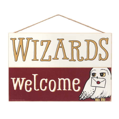 Harry Potter 'Wizards Welcome' Wooden Wall Sign – Magical Decor for Kids' Rooms or Movie Spaces