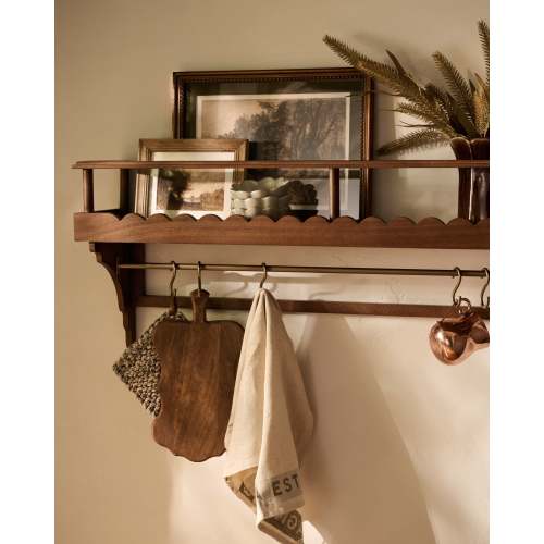 Anderson Scallop Shelf with Rail – Magnolia