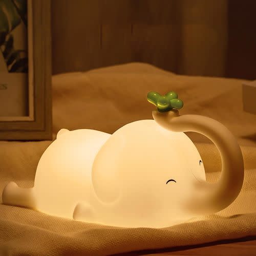 Cute elephant Night Light With Timer,AMZSTAR Soft Silicone Sleep Light,Portable Rechargeable Table Lamp,Dimmable Touch Bedside Lamp,Creative Home Decor Desk lamp Mobile Phone Holder Xmas Gif(Elephant)