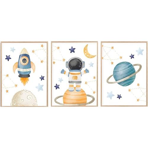 Arte de pared espacial en colores pastel suaves para niños, juego de 3 piezas de cohete astronauta planeta (12 x 16 pulgadas, decoración sin marco, arte caprichoso para habitación del bebé, póster caprichoso para dormitorio)