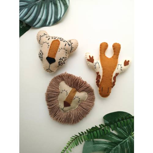 Lion wall hanging, lion head decor, safari nursery decor, jungle theme bedroom, giraffe nursery decor, baby shower gift, playroom.