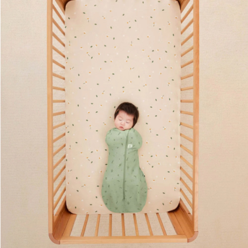 Organic Fitted Sheet Daisy Sprinkle (Cot) – ergoPouch AU