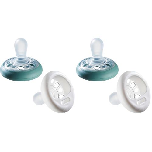 Tommee Tippee Breast-Like Pacifier, 0-6 Month Pack of 4 Pacifiers with Breast-Like Baglet, Symmetrical Design, and BPA Free