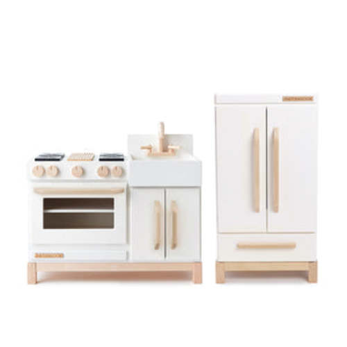 Essential Play Kitchen & Refrigerator | Milton & Goose