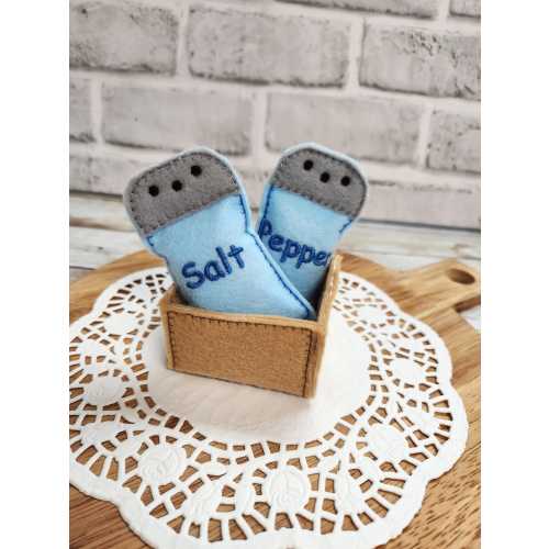 Salt and Pepper Felt Play Food, Felt Salt Shaker, Felt Pepper Shaker, Pretend Play Food Set, Preschool Toy, Felt Food,Set, Play Kitchen