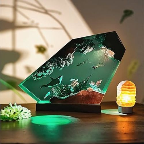 Creative Handmade Ocean Epoxy Resin Wood Night Light, Dimmable Lamp with 3D Deep Sea Diver Marine Life, USB LED Light Bedroom Decor, Unique Birthday Christmas Gift (Size S) (Style 2)